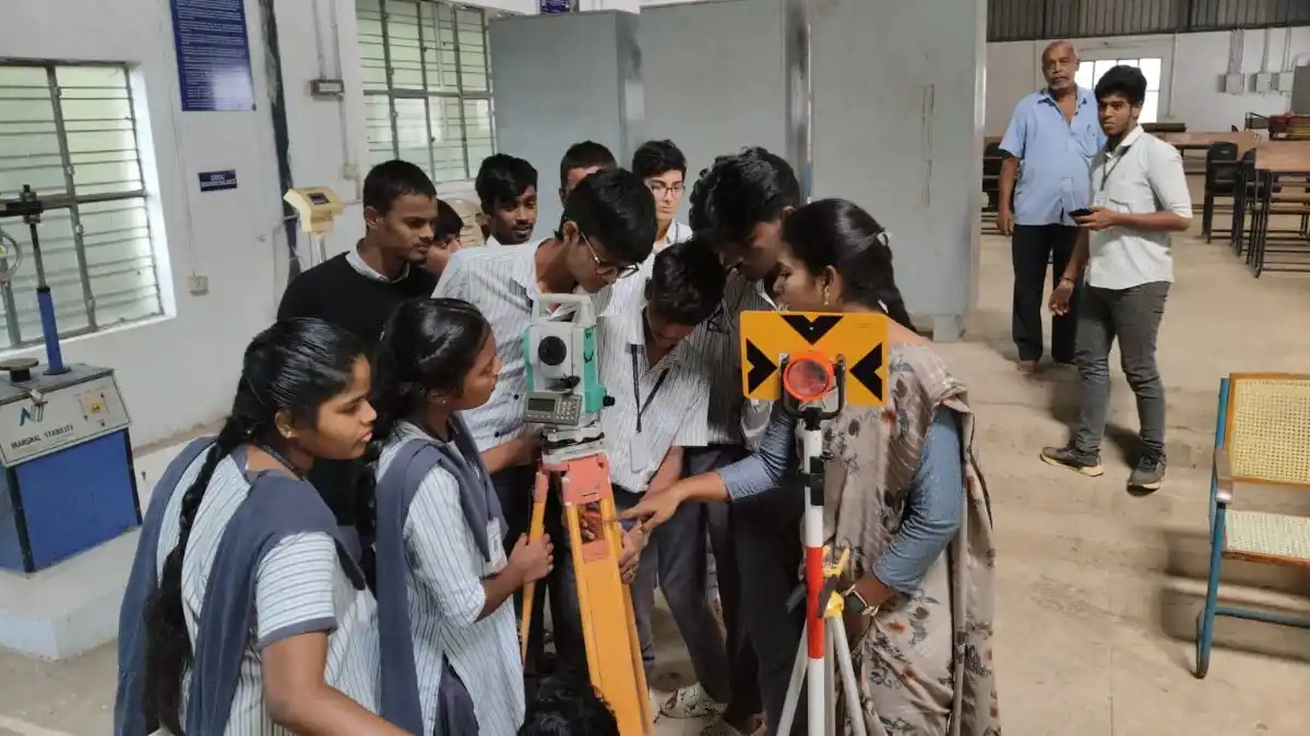 Surveying Lab Photo 9