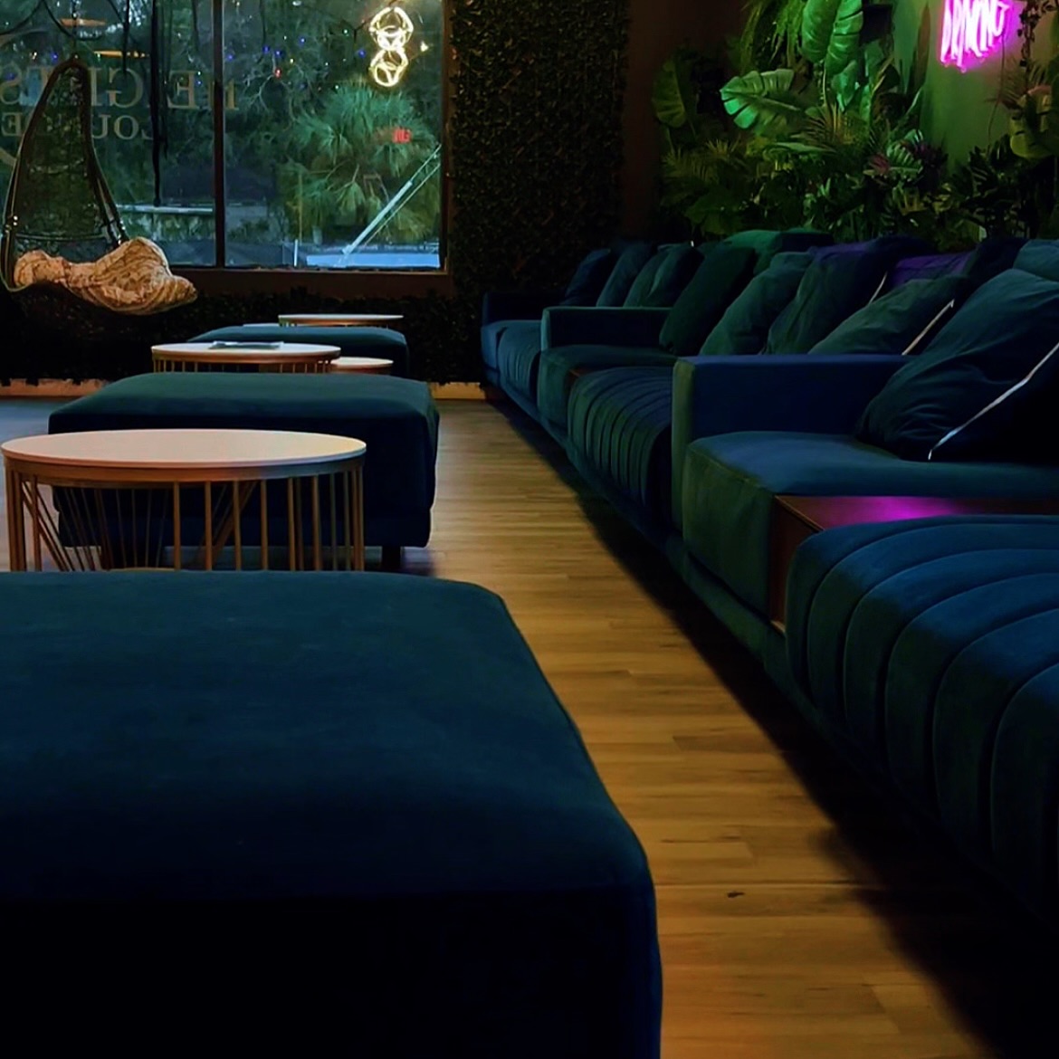 Heights Lounge