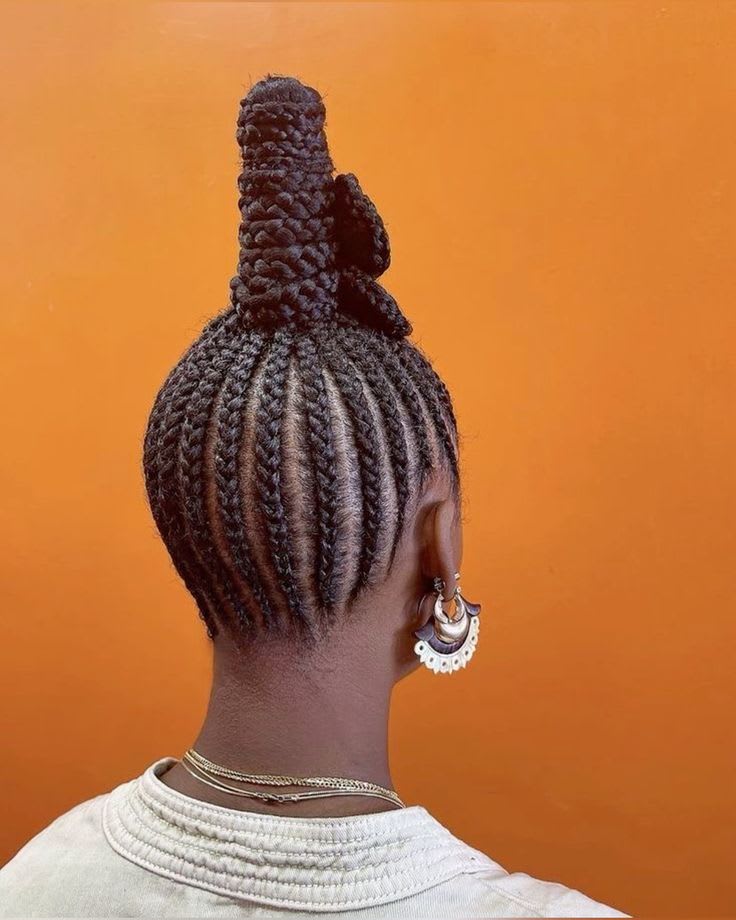 The Crown That Speaks Without Words: The Story of Shuku(Şùkù)