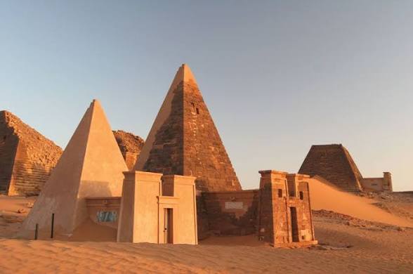 MEROË: THE LAND OF A THOUSAND PYRAMIDS HIDDEN IN SUDAN