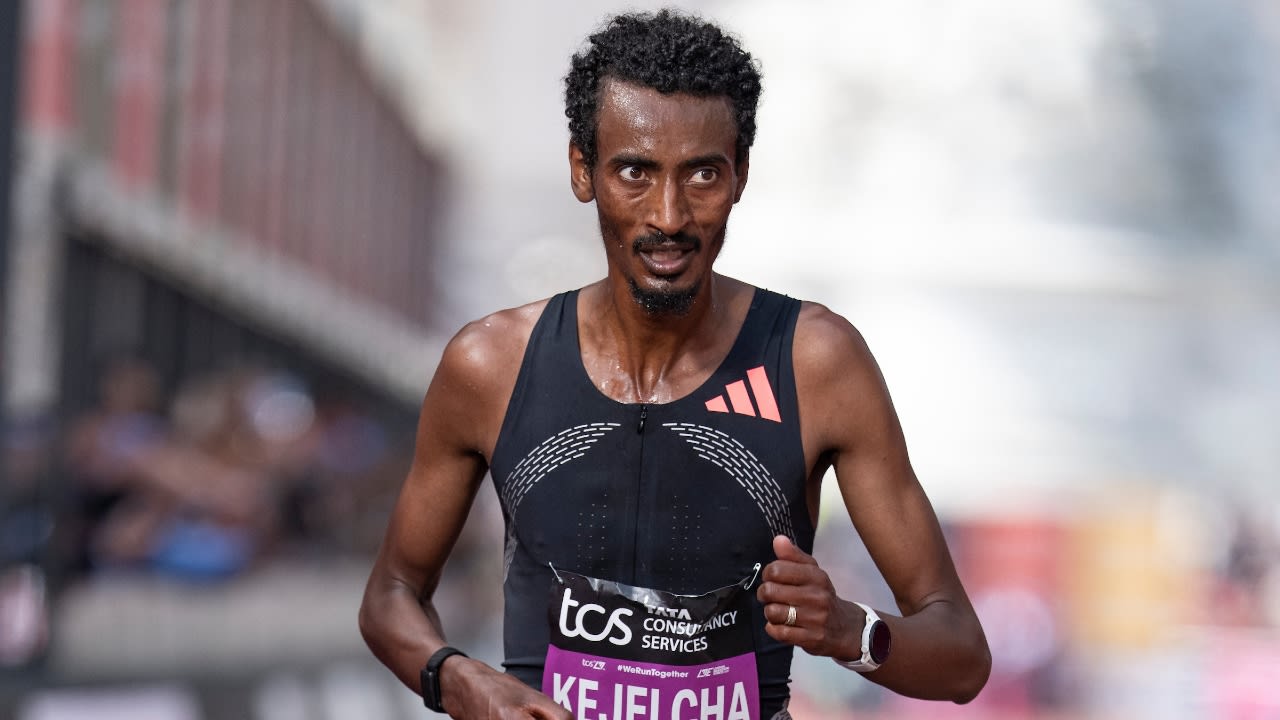 Yomif Kejelcha Breaks Half Marathon World Record in Buenos Aires.