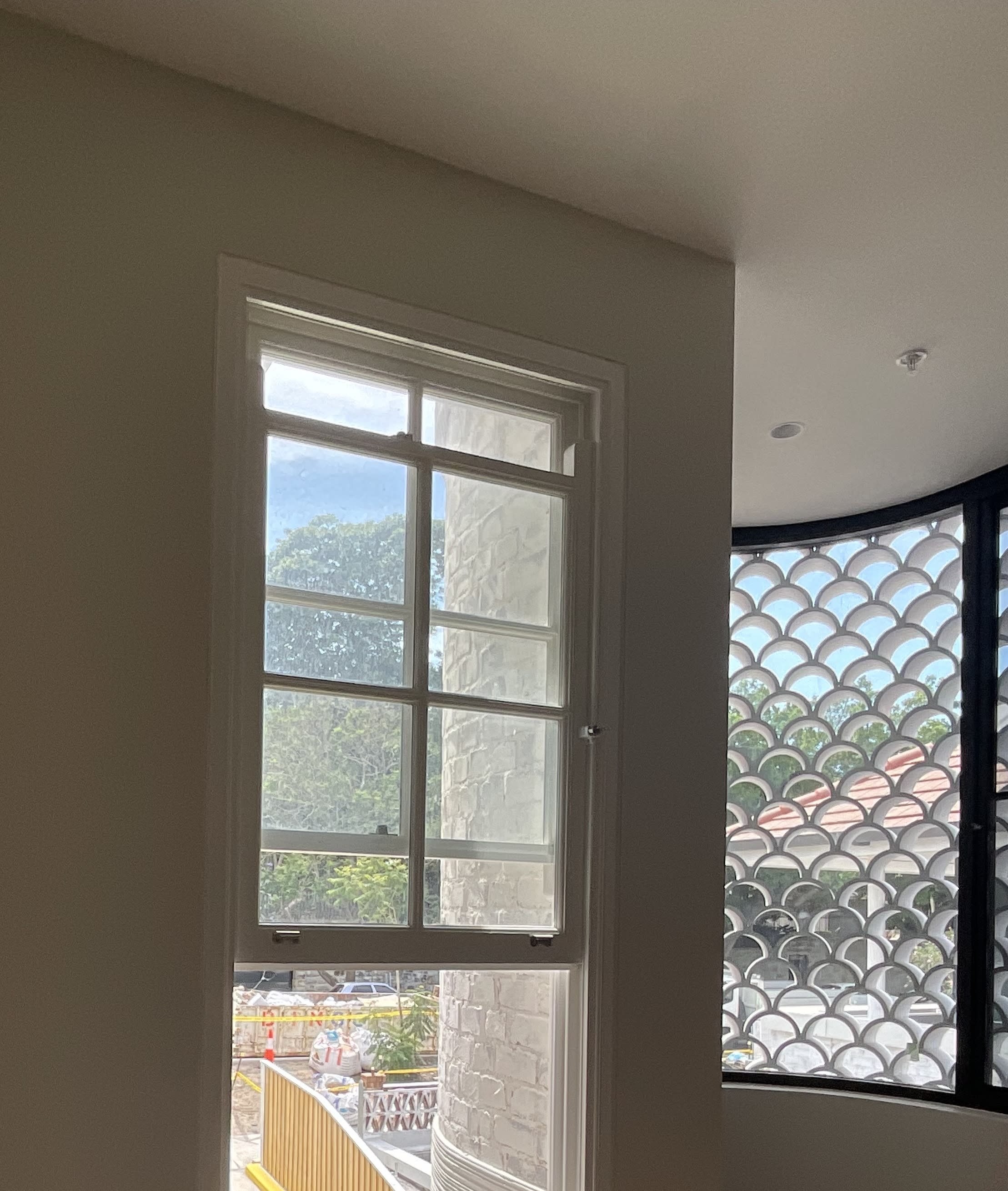 Rose Bay curtain structural support