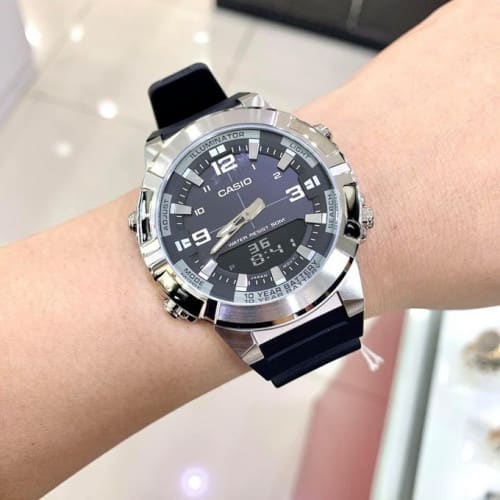 Casio – Autonomie de la pile : 10 ans – Double montre – Bracelet en caoutchouc – AMW-870-1AVDF Casio – Autonomie de la pile : 10 ans – Double montre – Bracelet en caoutchouc – AMW-870-1AVDF