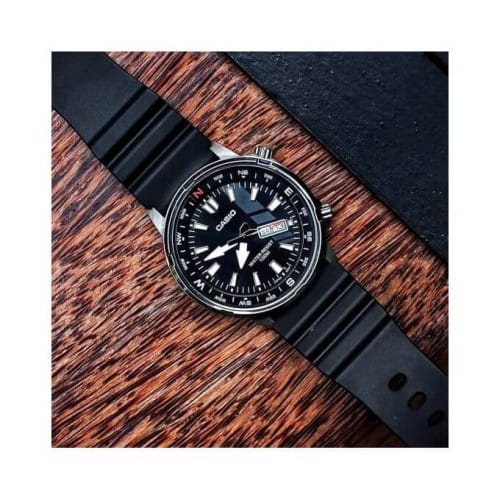 Casio – Sportive et élégante avec un anneau de compas rotatif, étanche 100m – MTD-130-1AV Casio – Sportive et élégante avec un anneau de compas rotatif, étanche 100m – MTD-130-1AV
