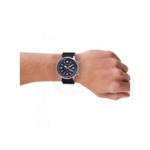 Casio – Sportive et élégante avec un anneau de compas rotatif, étanche 100m – MTD-130-1AV Casio – Sportive et élégante avec un anneau de compas rotatif, étanche 100m – MTD-130-1AV