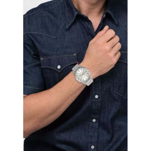 Casio – Affichage date et jour – Cadran blanc métallique – Index en traits – MTP-V006D-7C Casio – Affichage date et jour – Cadran blanc métallique – Index en traits – MTP-V006D-7C