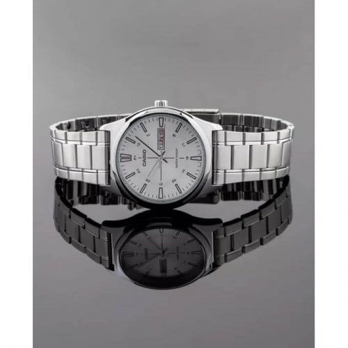 Casio – Affichage date et jour – Cadran blanc métallique – Index en traits – MTP-V006D-7C Casio – Affichage date et jour – Cadran blanc métallique – Index en traits – MTP-V006D-7C