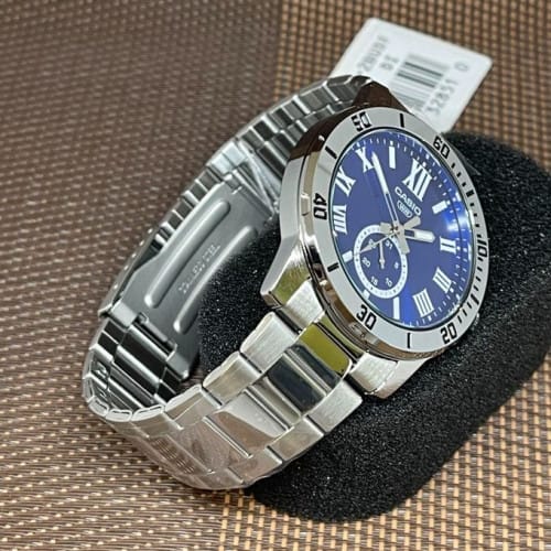 Casio – Avec dateur sous forme de petite seconde – Cadran bleu – Bracelet en acier inoxydable – MTP-VD200D-2B Casio – Avec dateur sous forme de petite seconde – Cadran bleu – Bracelet en acier inoxydable – MTP-VD200D-2B