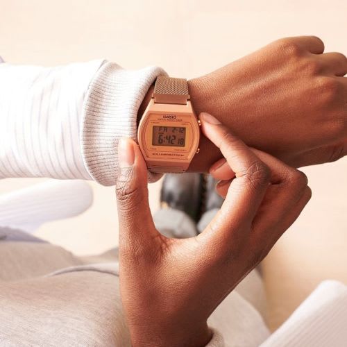 Casio – Bronze – Digitale – Bracelet en maille bronze inoxydable – B640WMR-5ADF Casio – Bronze – Digitale – Bracelet en maille bronze inoxydable – B640WMR-5ADF