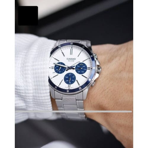 Casio – Design cool et sportif pour hommes – Cadran blanc & étanche 50 m – Tout en acier inoxydable – MTP-1374D-7A2V Casio – Design cool et sportif pour hommes – Cadran blanc & étanche 50 m – Tout en acier inoxydable – MTP-1374D-7A2V