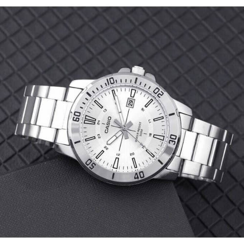 Casio – Tout en acier inoxydable – Diamètre boîtier 45 mm – MTP-VD01D-7CV Casio – Tout en acier inoxydable – Diamètre boîtier 45 mm – MTP-VD01D-7CV