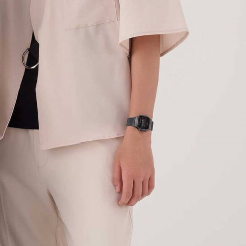 Casio – Bracelet en mailles milanaise noir – Numérique cadran noir – A168WEMB-1BDF