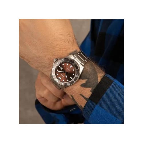 Casio – Sous-marine pour hommes – Fond marron – Étanche 200 m – Tout en acier inoxydable – MDV-107D-5AV Casio – Sous-marine pour hommes – Fond marron – Étanche 200 m – Tout en acier inoxydable – MDV-107D-5AV