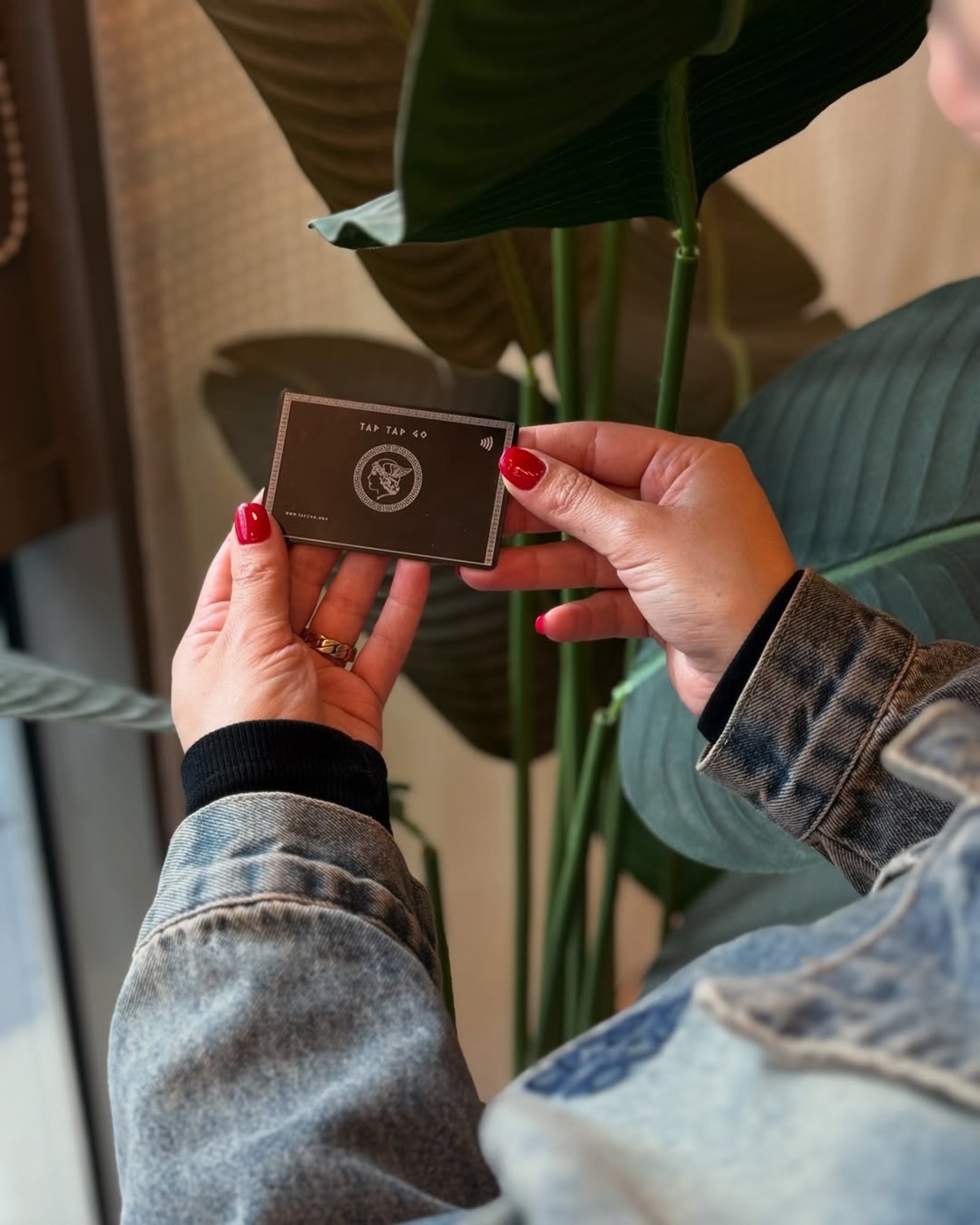 Networking for Introverts: Let Tap Tap Go Do the Talking