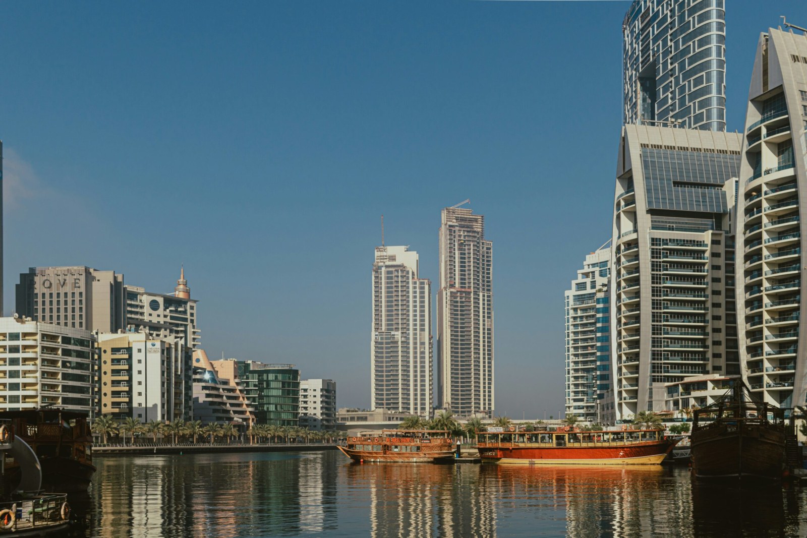 Underwriting Dubai Off-Plan Projects: The Institutional Guide