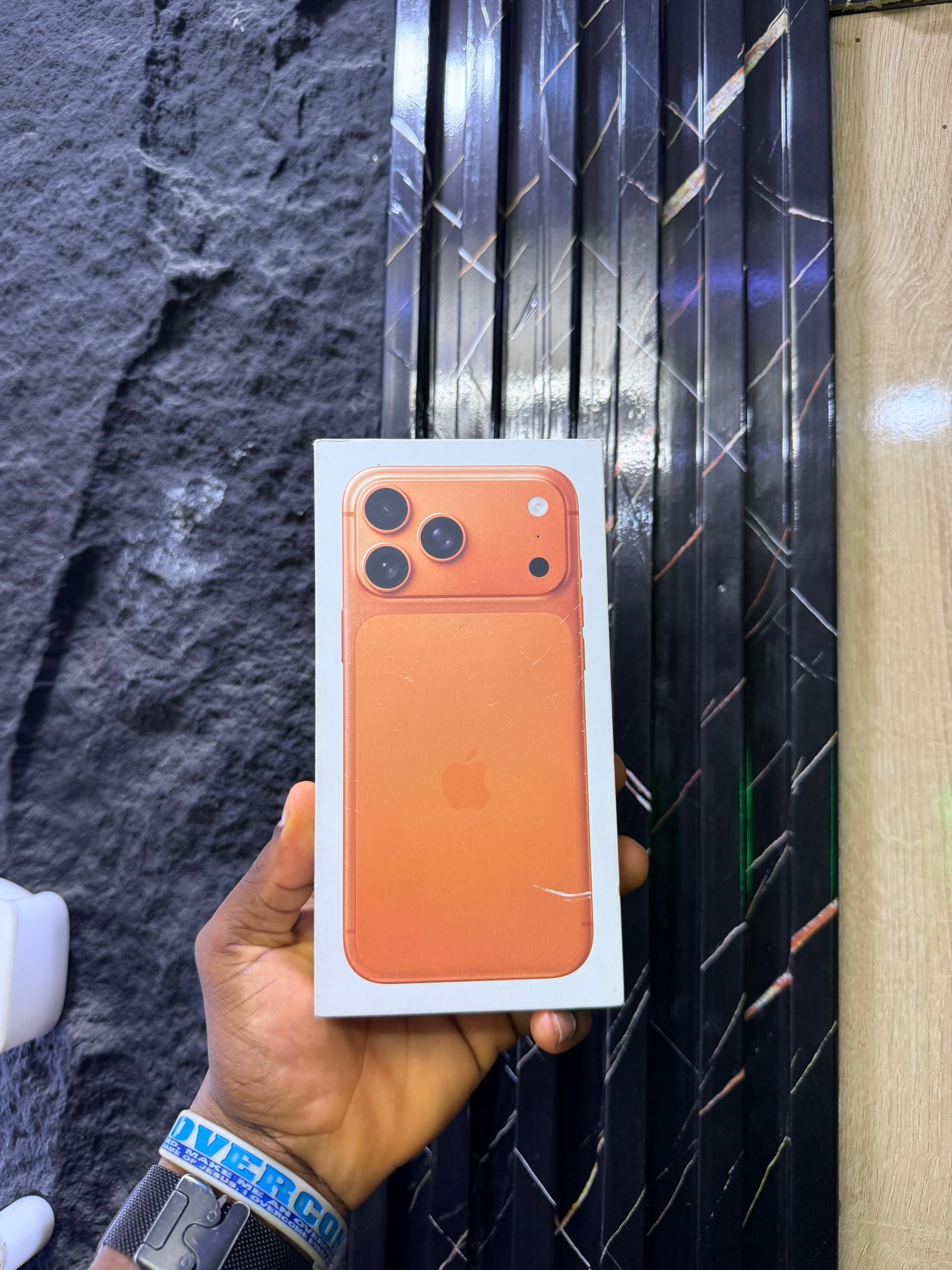 Brand new active iphone 17 pro max