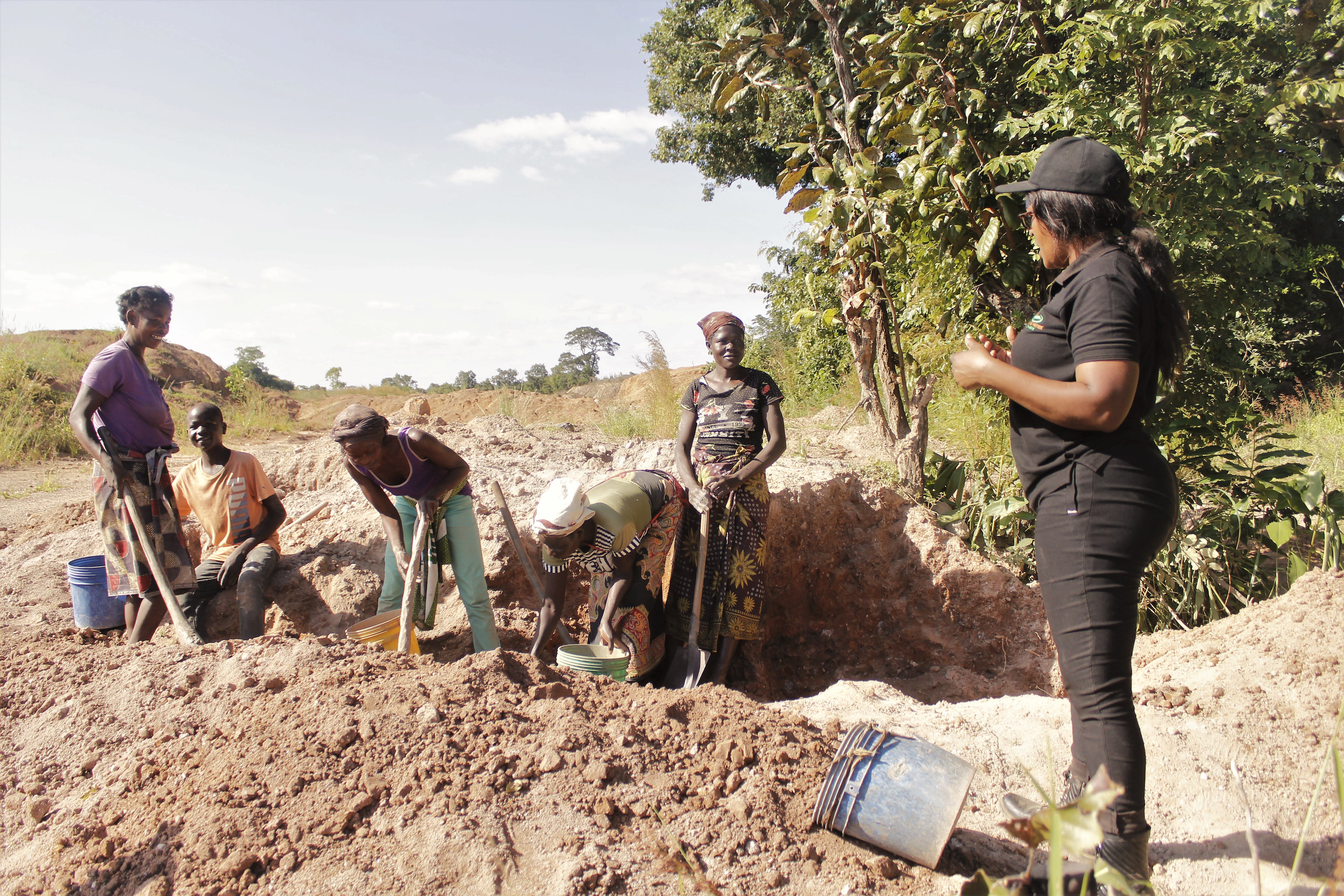 Women in manganese communities
