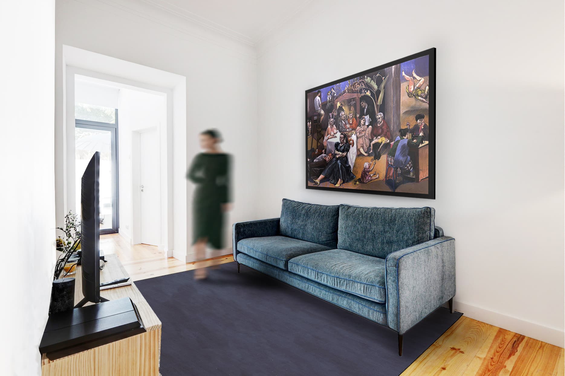 1-Moradia-Lisboa-Lisboa - O Apartamento no Campo Grande, foi uma obra realizada pela CVZ Construções, com o conceito chave na mão, Projeto de Arquitetura e Obra incluída. O cliente particular, tinha como programa preliminar uma remodelação total de um apartamento de tipologia T2 com pátio, situado no Campo Grande em Lisboa, junto ao jardim da Universidade de Lisboa e ao Colégio Moderno. 

O Projeto de Arquitetura do apartamento cria um conceito de "Casa Pátio" dentro da cidade. Um pátio monocromático, abstrato, branco, que com o reflexo da luz natural, vinda de sudoeste, reflete-se na água da piscina e se projecta para o interior da habitação. As árvores à volta, parecem querer entrar no pátio. Com toda a vegetação em redor de árvores de grande porte dos jardins do polo universitário, cria-se um cenário de uma casa de férias dentro da cidade.

É a partir do pátio exterior, elemento branco e moderno, que se desenvolve a casa no interior. O Projeto altera a sua espacialidade, estando definido numa tipologia de T2, com uma reabilitação total, quer a nível de redes de infra estruturas, quer de revestimentos e equipamentos. As paredes são mantidas neutras para valorizar a luz e a materialidade dos revestimentos utilizados. Utilizando o soalho de madeira de Pinho envernizado e pedra em Mármore de Estremoz nas zonas húmidas da cozinha e Instalações Sanitárias.

Renasce assim um apartamento no centro da cidade. Com um conceito de habitar que respira a casa de férias e que preserva o espírito do passado histórico do Campo Grande de extensos jardins.