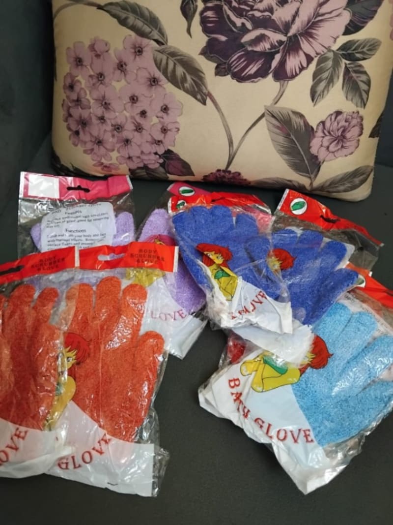 Bathing gloves at only 1500 each , available in Kabale 