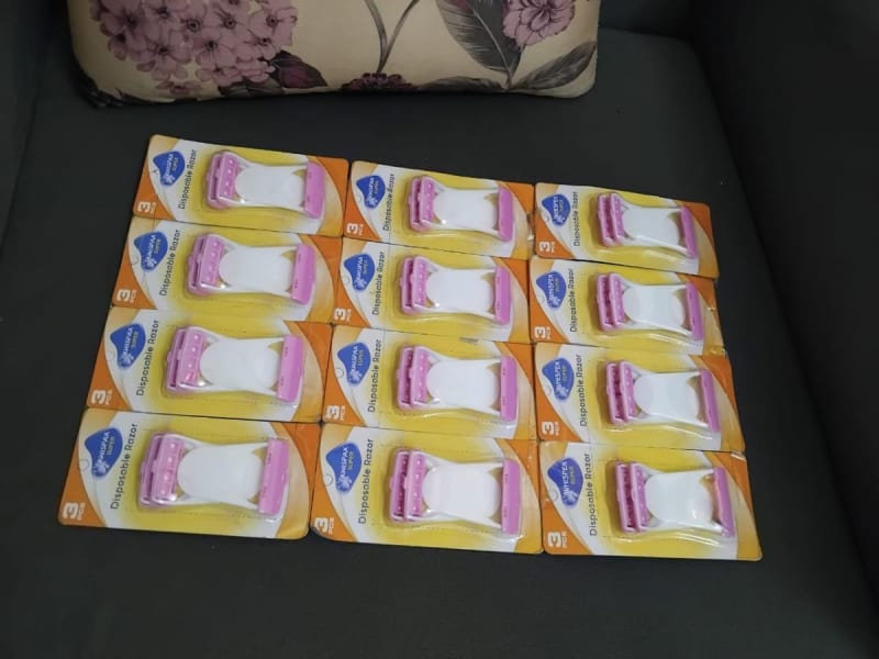 Shavers at 3,000 each three pieces