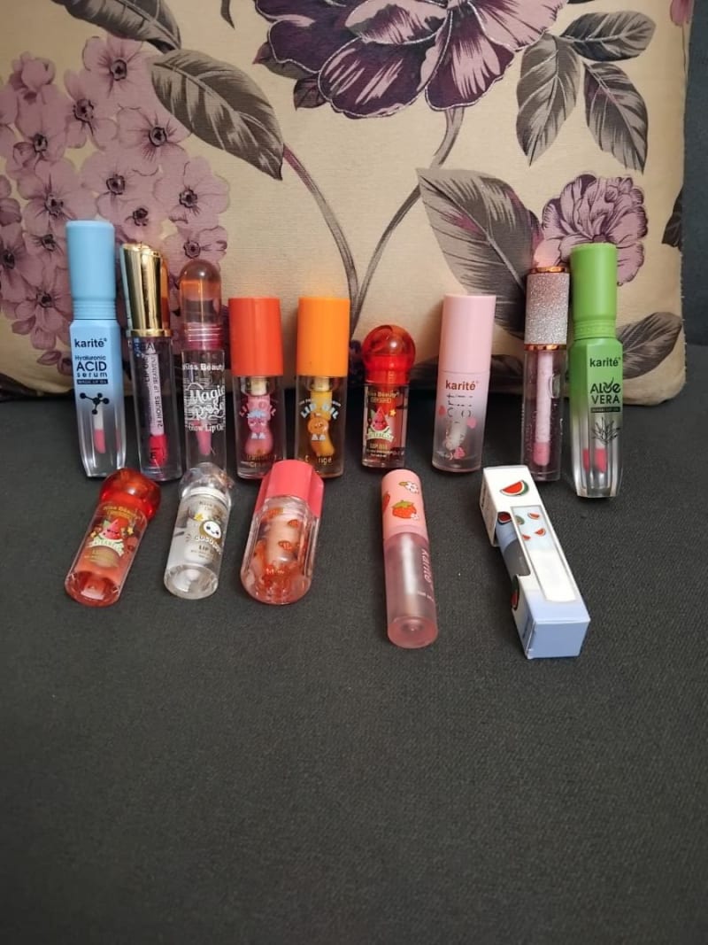 Lip gross 5000 each available in kabale