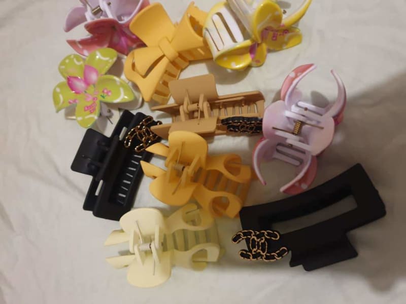 Hair claws at 5000 each available in Kabale 