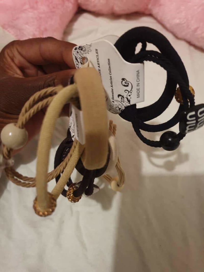 Puff holders at 3000 each three pieces