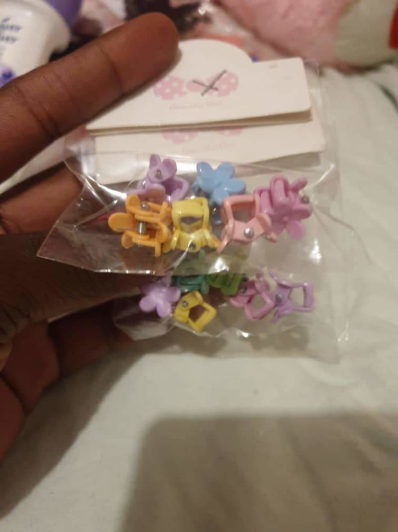 Hair claws at 1500 six pieces