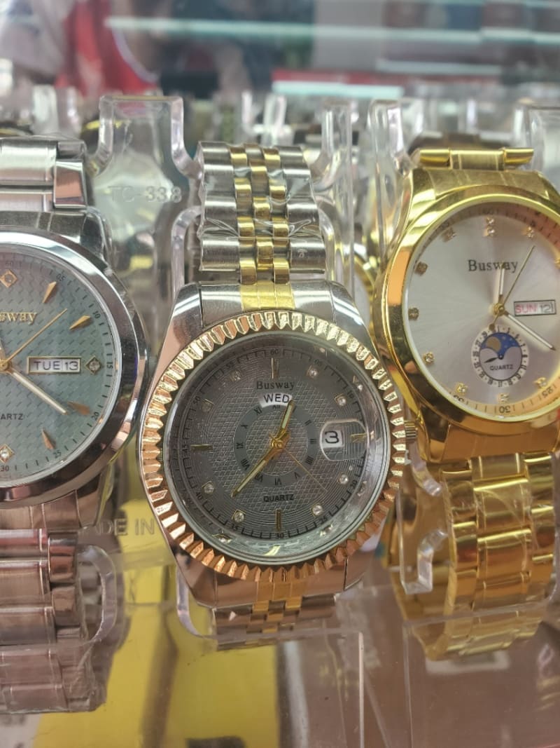 Busway Quartz watch Gold color