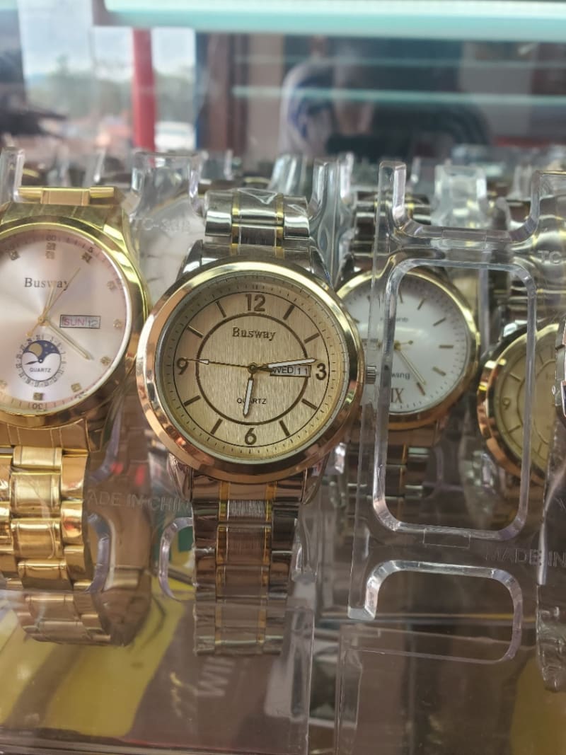 Bus way watch dynamic date and day