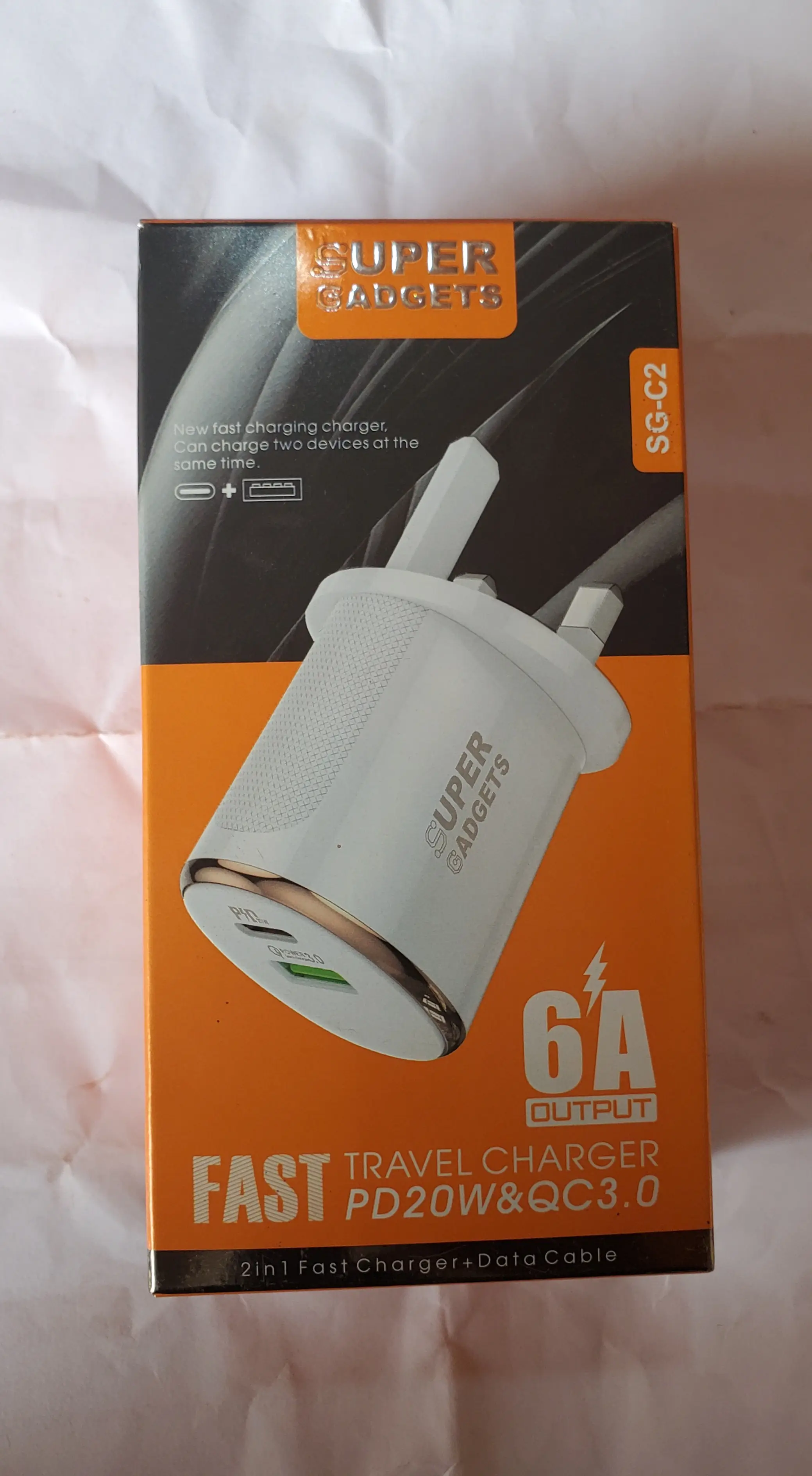 6A tyoe C output fast travel charger 2 in 1 charger + data cable