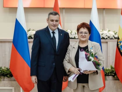 Директор Железногорской школы получила звание «Почетный работник науки и образования Курской области»