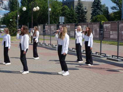 Фото с Игорем Васильевичем Курчатовым на память!