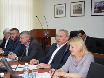 Депутаты обсудили проблемы строительства социального жилья