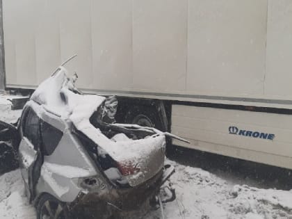 В Курской области 3 человека погибли в ДТП с большегрузом