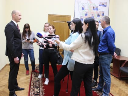 Председатель Курского горсобрания поздравил журналистов с Днём печати