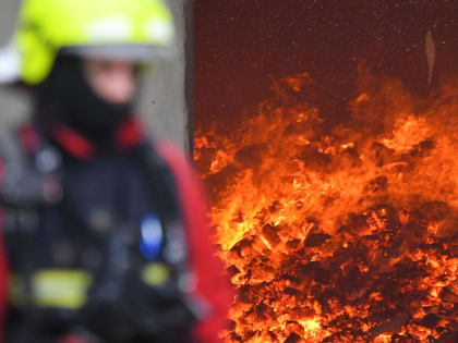 В Медвенском районе из-за пожара у дома обрушилась крыша