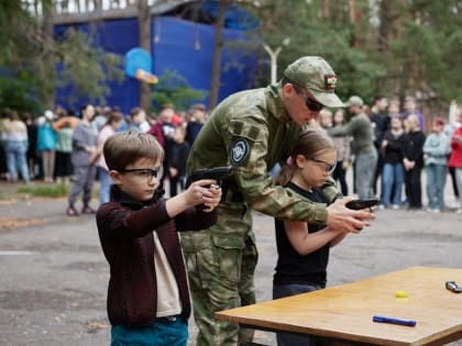 В лагере имени Ульяны Громовой прошло военно-патриотическое занятие с детьми