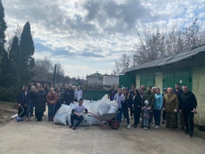 В рамках субботника собрано 18 кубических метров мусора