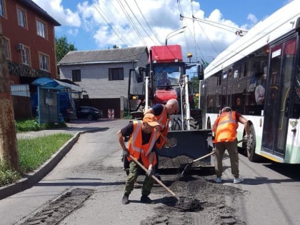 В Курске приступили к ямочному ремонту на Пучковке
