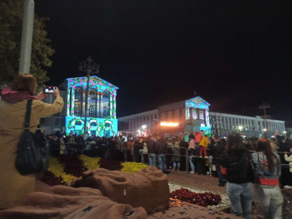 В День рождения города курянам подарили световое шоу