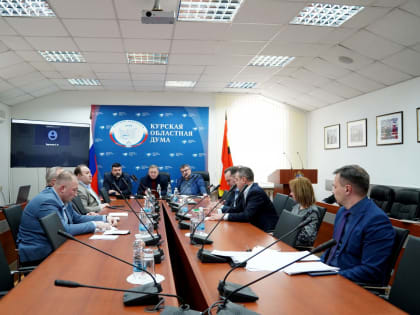 Состоялось заседание постоянного комитета по промышленности, строительству, транспорту и ЖКХ