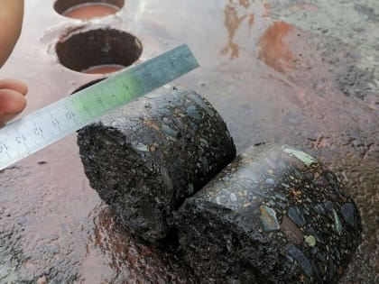 В Курске на 1-й Орловской взяли на анализ пробы нового асфальта