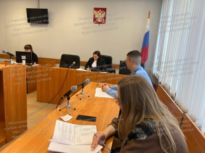 Таксисту, укравшему имущество, забытое пассажиром в салоне автомобиля, назначен судебный штраф