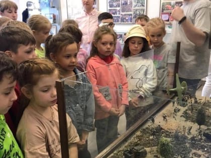 Юным курянам провели экскурсию в центре «Курск — Город воинской славы»