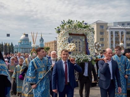 Глава Курска Игорь Куцак принял участие в Крестном ходе с иконой Божией Матери «Знамение» Курская Коренная