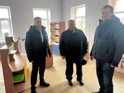 Единороссы проверили, как идёт строительство социальных объектов в Железногорском районе