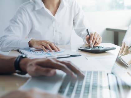 Жители Курской области стали меньше жаловаться на страховщиков и микрофинансовые организации