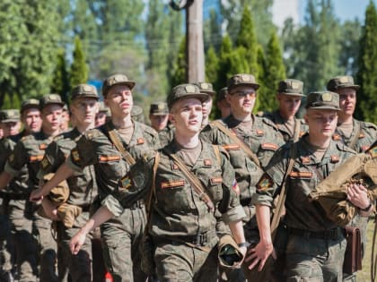 В военном учебном центре ЮЗГУ стартовали сборы. На протяжении месяца курсанты будут применять приобретенные знания на практике.