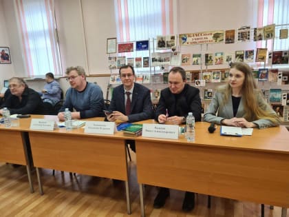 В преддверии Всемирного дня здоровья в центральной городской библиотеке имени Ф. А. Семенова состоялся круглый стол «Писатели, врачующие словом».